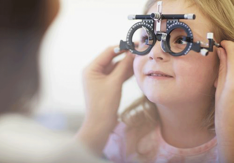 عمل جراحی انحراف چشم در کودکان